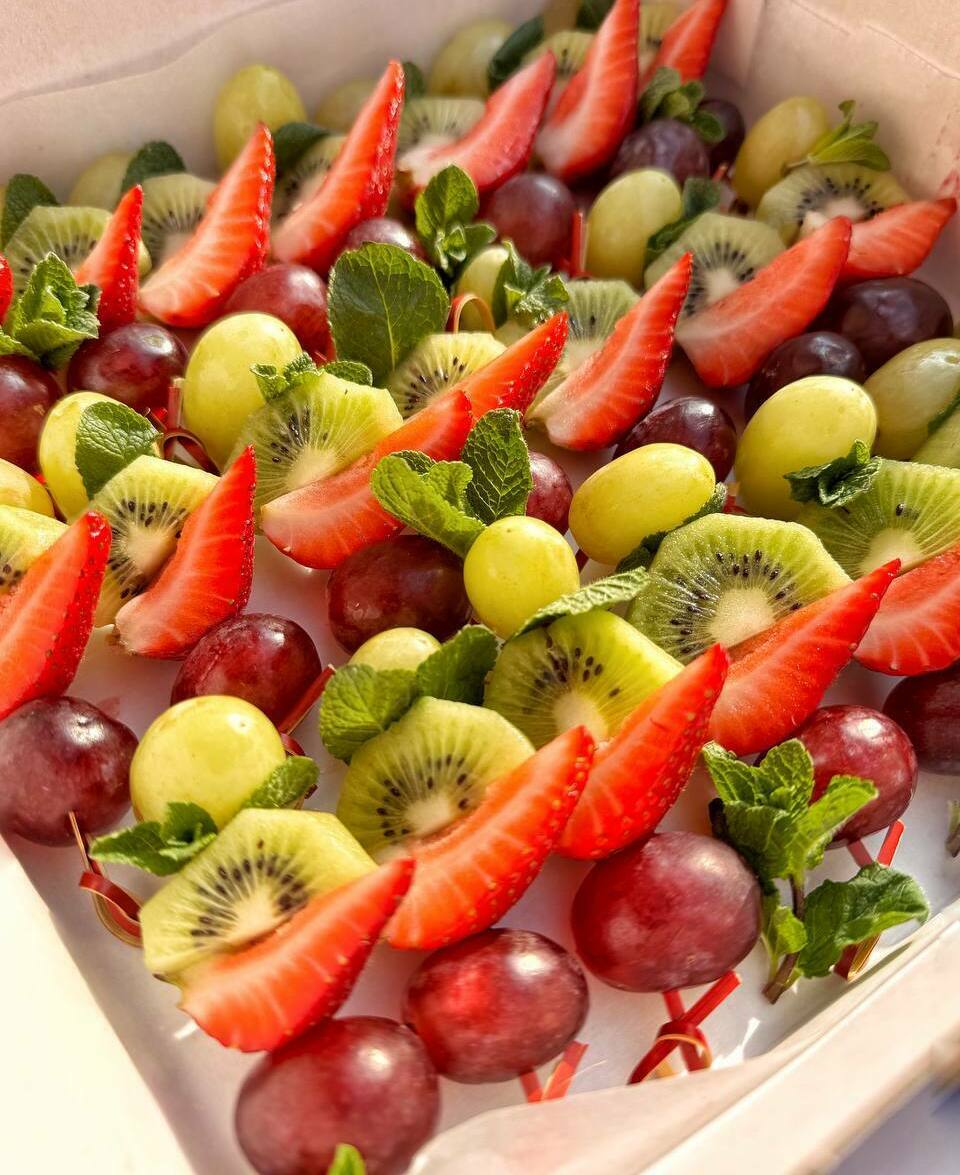 Канапе клубничный Мохито